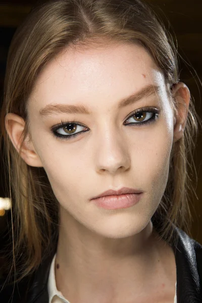 Look 12